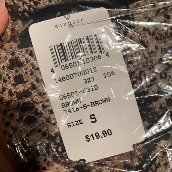 NWT mini skirt - Picture 3 of 3